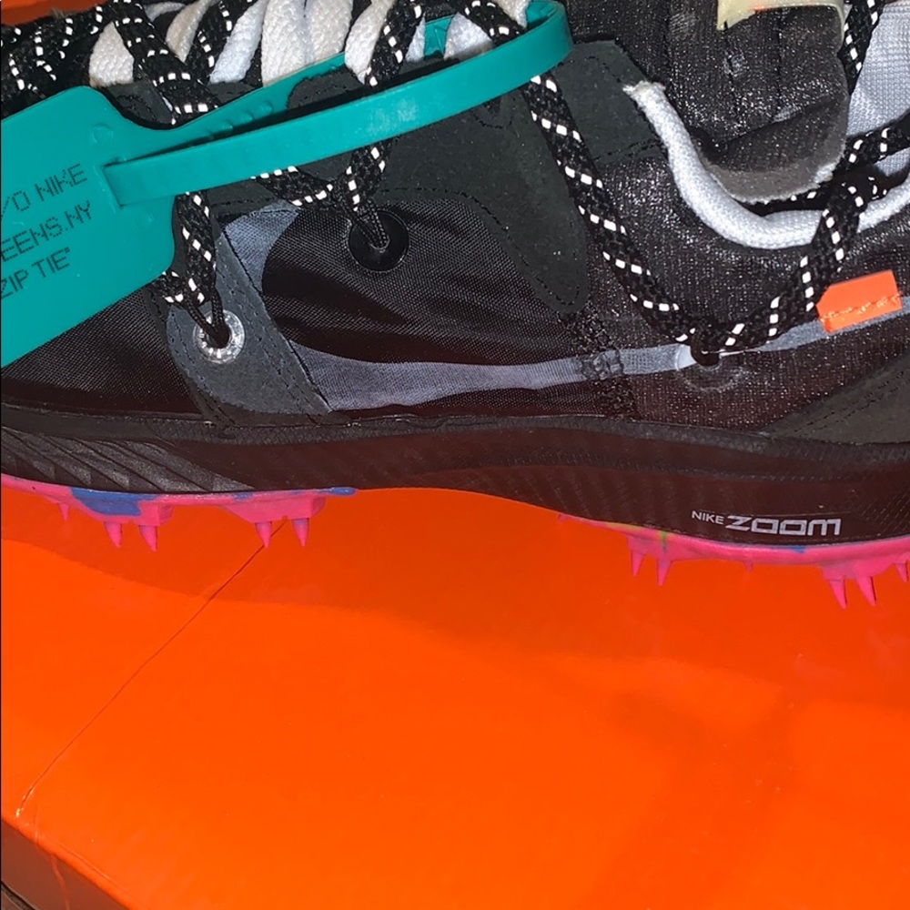Sneakers - Picture 2 of 5